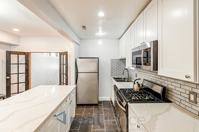 Photo - 2302 E St NE