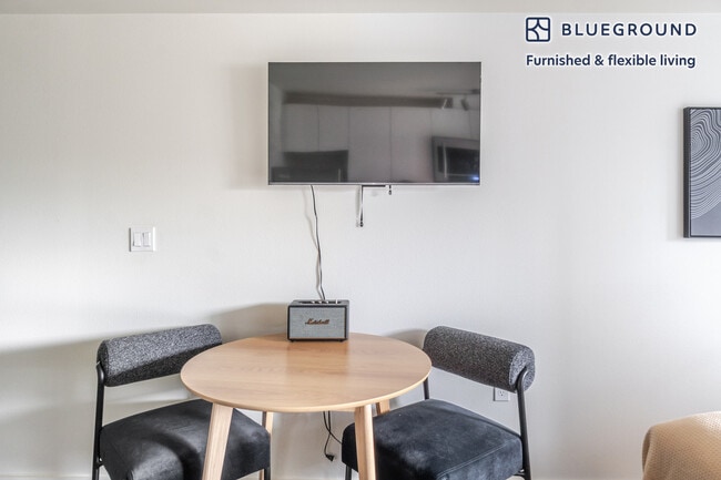 Photo - 5001 Brooklyn Ave NE Unidad FL2-ID916