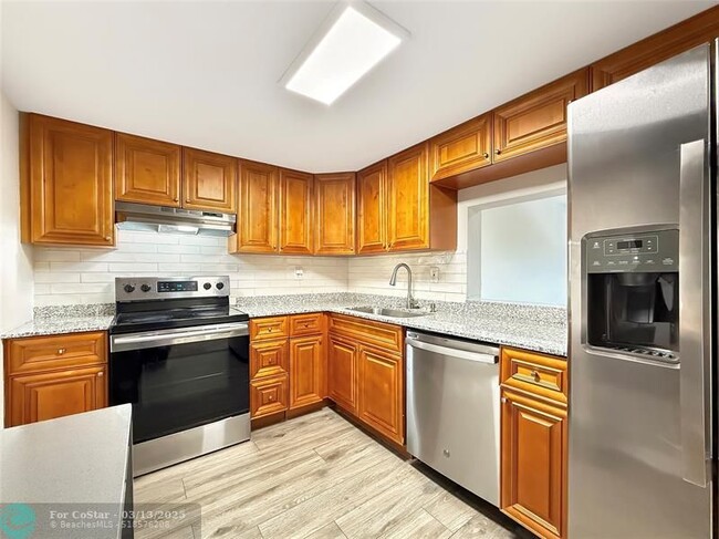 Photo - 4384 NW 9th Ave Condo Unit 20-3E