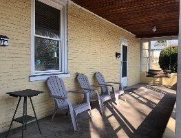 Building Photo - 625 Bloom St