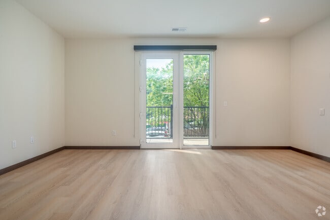 1BR, 1BA - 757SF - Living Room