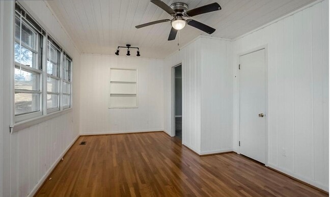 Photo - 3 bedroom, 2 bath - with a huge backyard and a walk in basement
