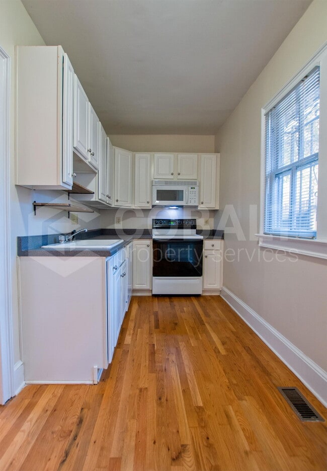 Photo - 867 Rosedale Rd NE Unit 4