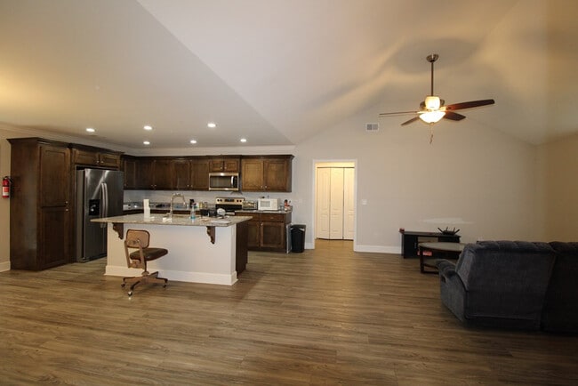 Photo - 1315 Mayfield Dr