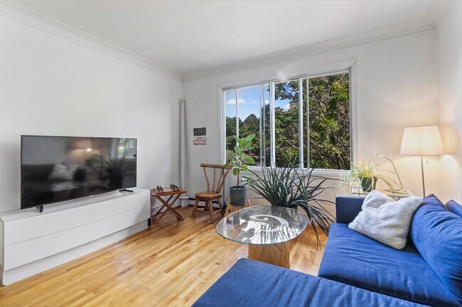 Photo - 1680 Bd Desmarchais Unit 3