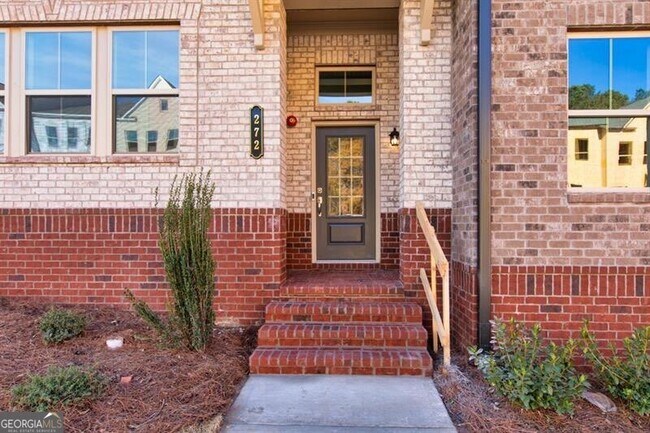 Photo - 272 Commons Ave