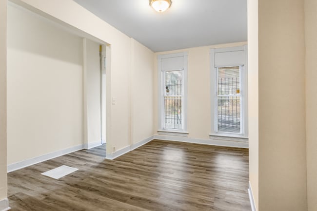 Photo - 2945 Walbrook Ave