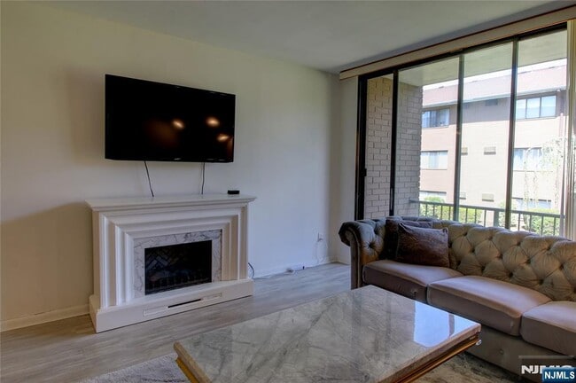 Photo - 464 Liberty St Unit 212