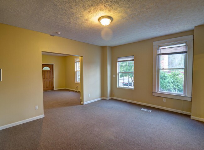 Photo - 5 Bedroom House in Clifton Near UC's Campus