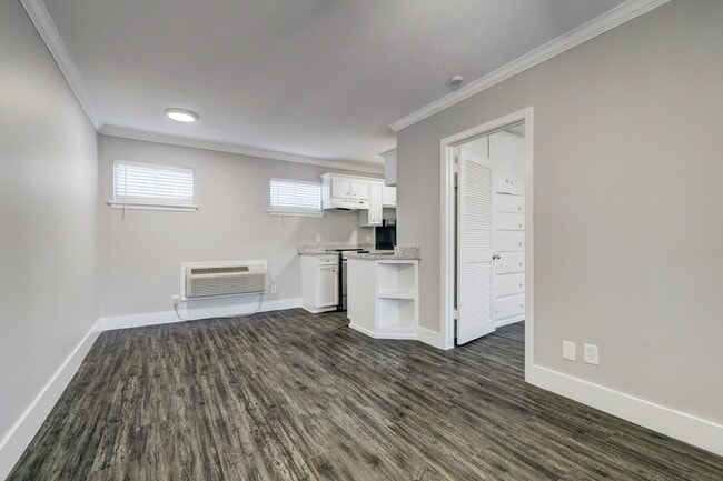 Photo - 3618 Garrott St Unidad 7