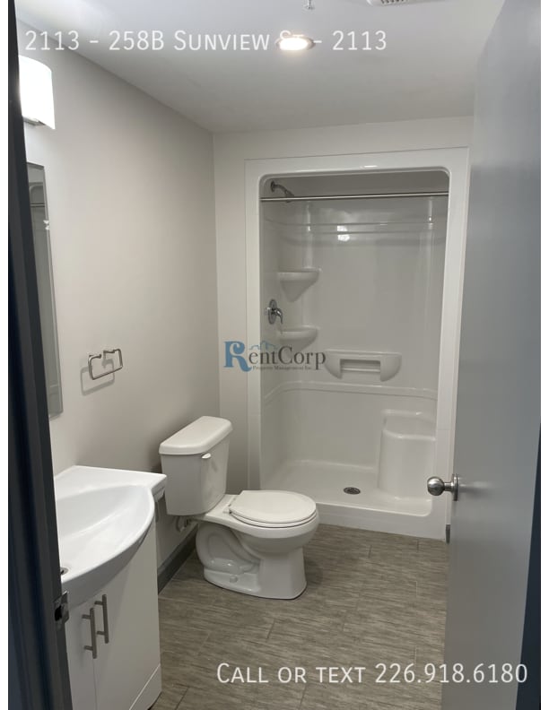 Building Photo - 258B-258B Sunview St