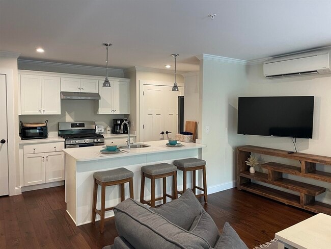 298 York St Unit #10