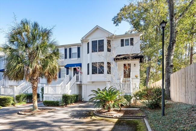 WILLOWBROOK TOWNHOMES -CLOSE TO USA - WILLOWBROOK TOWNHOMES -CLOSE TO USA