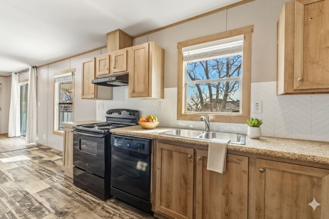 Photo - 35 Cinnamon Ln