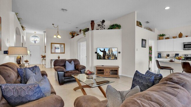Building Photo - 8034 King Palm Cir Rental