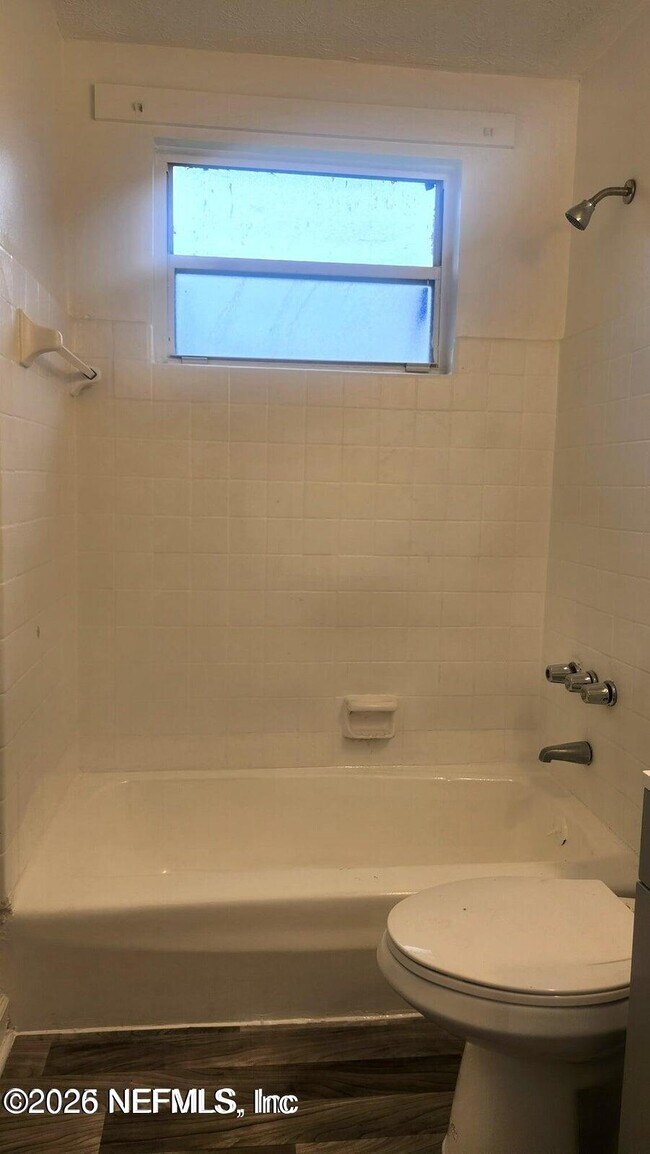 Photo - 1554 W 22nd St Unidad 4