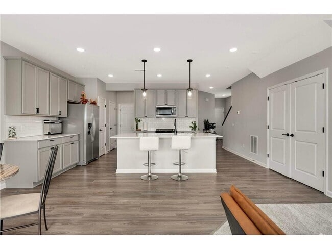 Building Photo - 17983 Giants Wy Rental