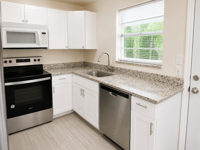 Photo - 2 Bedroom Duplex - Annual Rental in East Naples