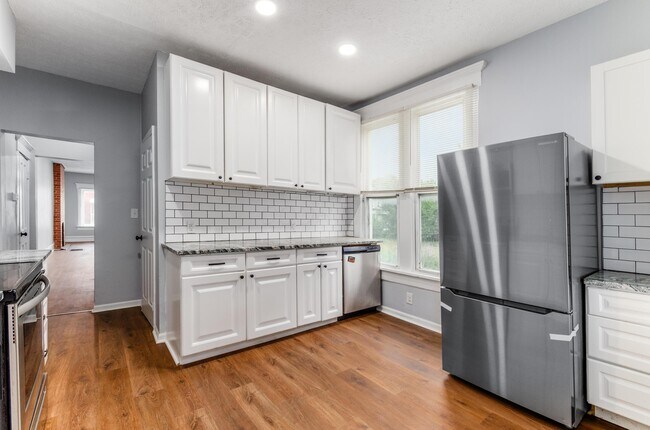 Photo - 370 N Garfield Ave