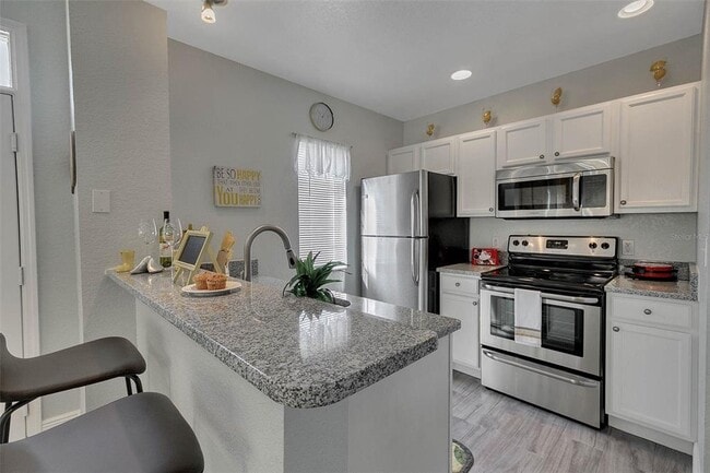 Photo - 4561 Yellowgold Rd E