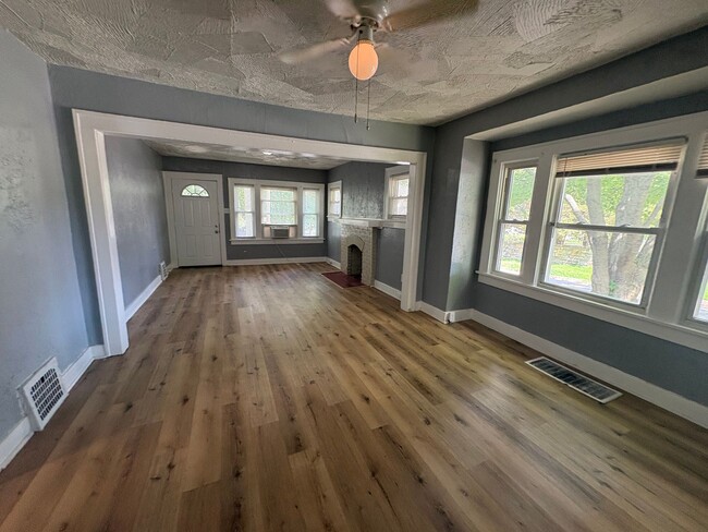 Photo - 5401 Highland Ave