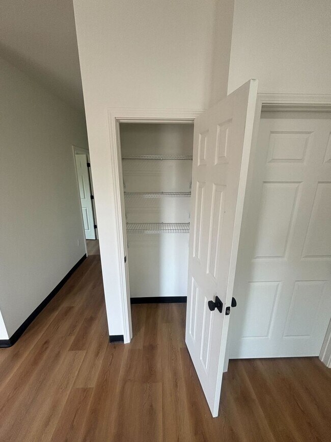 Photo - 231 Walnut Hill Ln