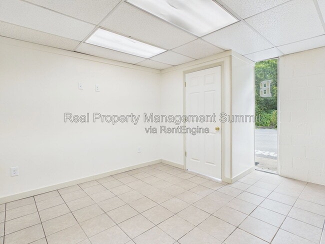Photo - 2501 N Augusta St Unit Apartment B