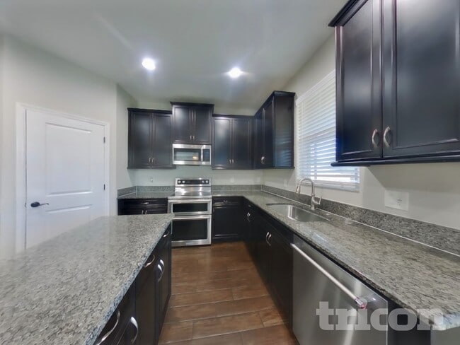 Photo - 33164 Whisper Pointe Dr