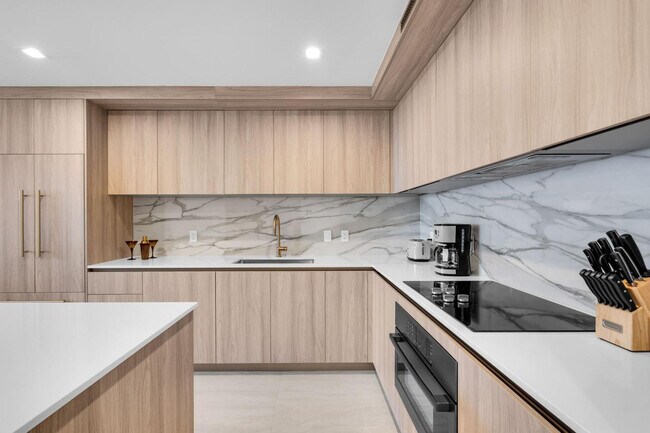 Photo - 99 SE 5th St Unit SI FL16-ID1540981P