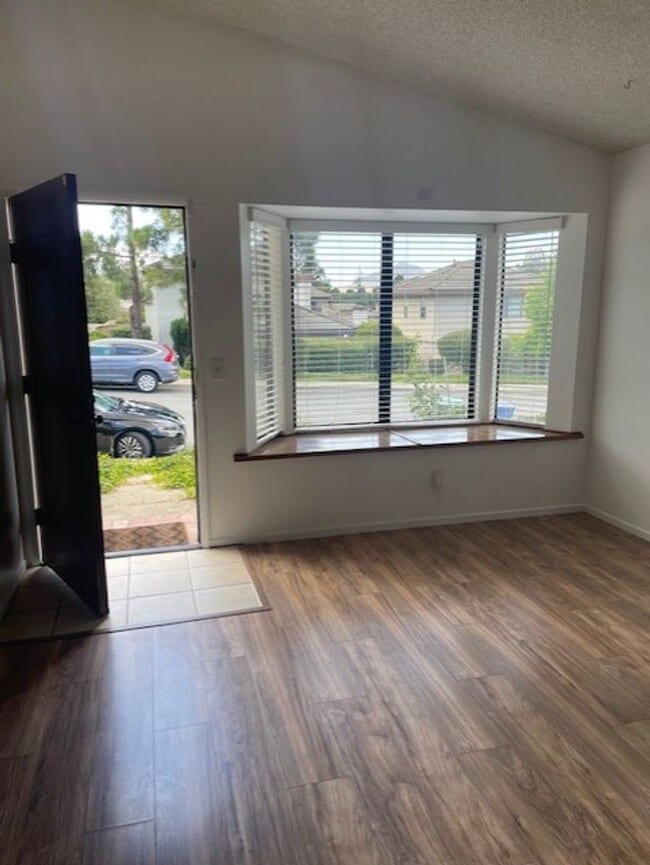 Photo - 4 Bedroom House In Laguna Lake Area