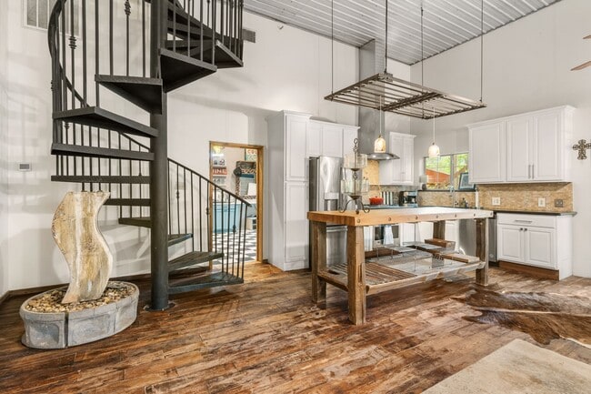 Photo - 15058 Lake Paula Dr