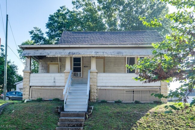 Building Photo - 491 Allyn St