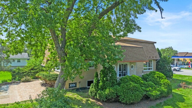 Photo - 288 Middaugh Rd