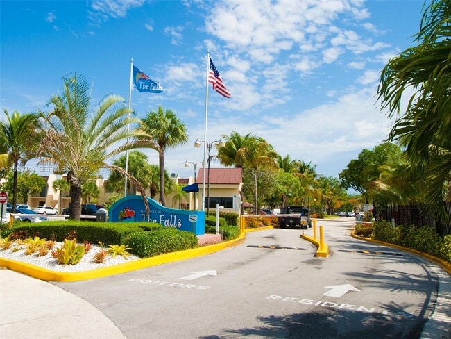 Building Photo - 13901 SW 90th Ave Unit E-118