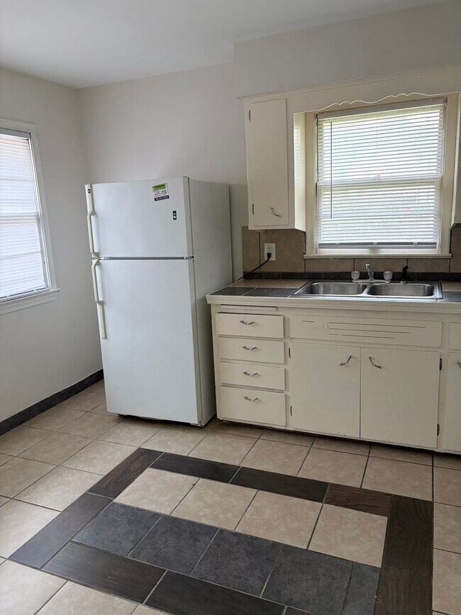 Photo - 1021 Apartments Unit 5