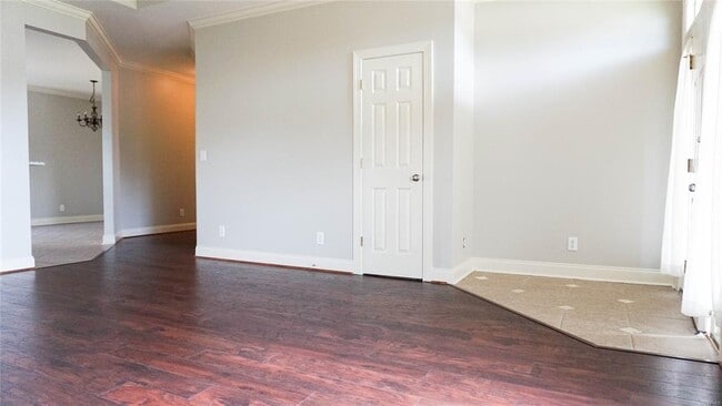 Photo - 9537 Greythorne Way