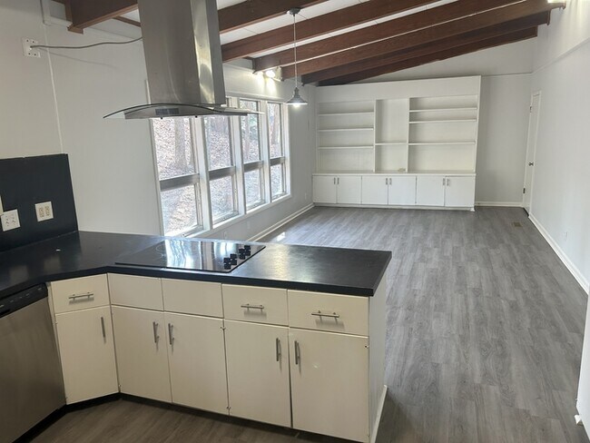 Photo - 1701 Mountainbrrok Drive