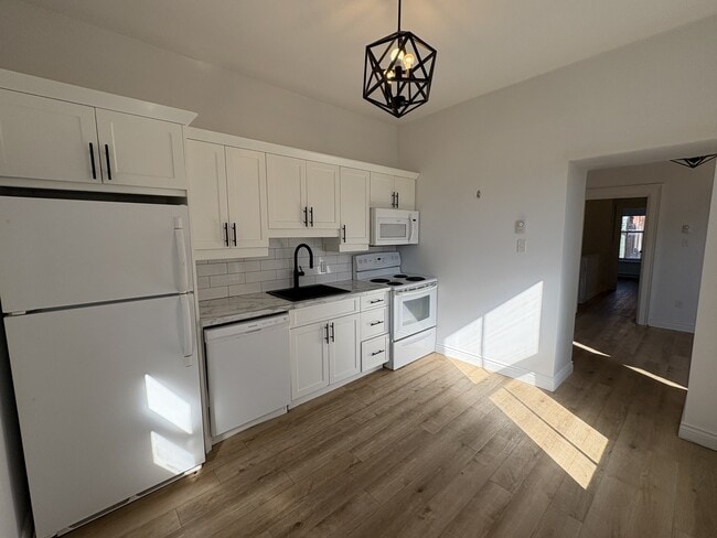 Building Photo - 55 Carmarthen St Unit 55-2