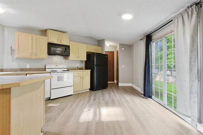 Photo - 20356 S I - 12 Service Rd