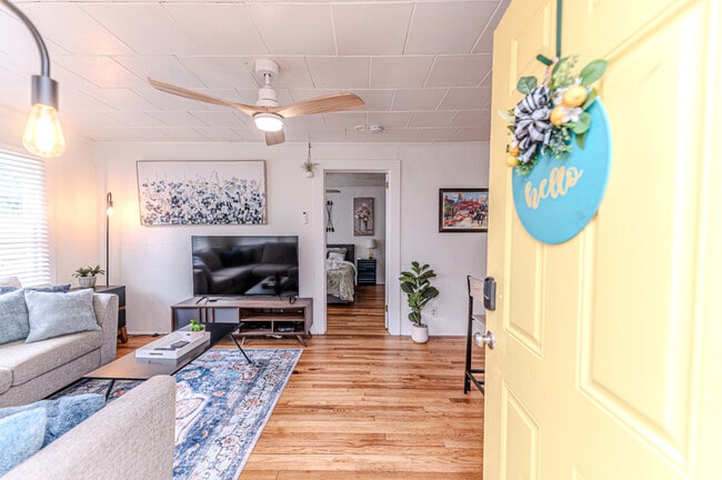 Photo - 508A W Chisholm St