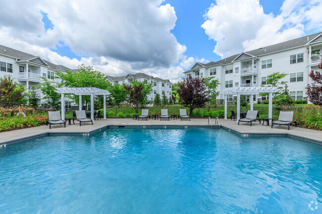 Pool 4 2022 - The Pointe at Dorset Crossing Rental