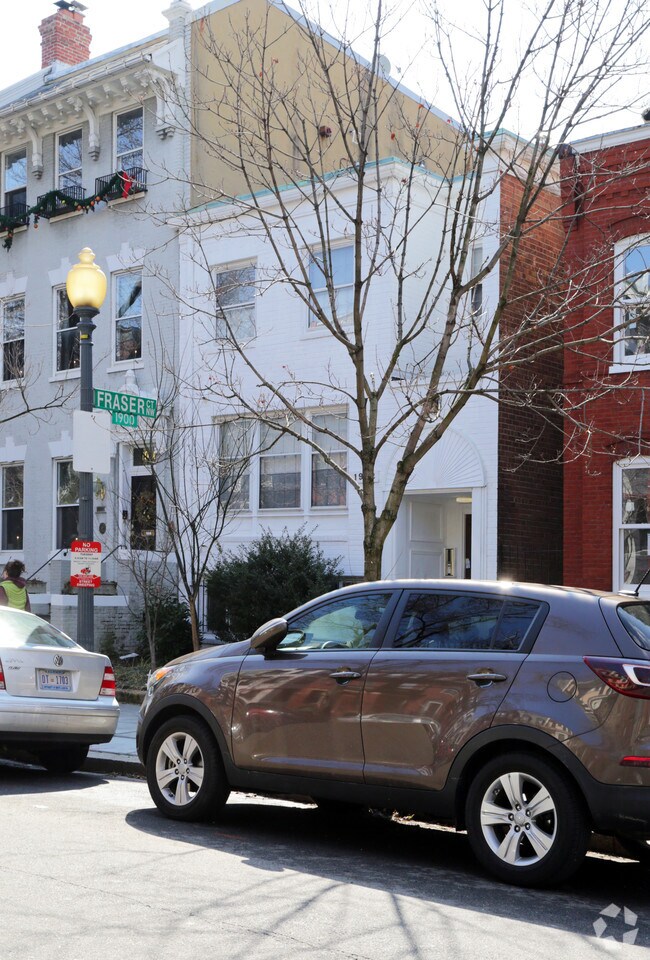 Photo - 1912 S St NW