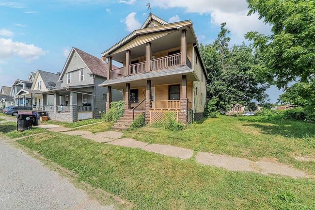 Photo - 3484 W 58th St Unidad Up