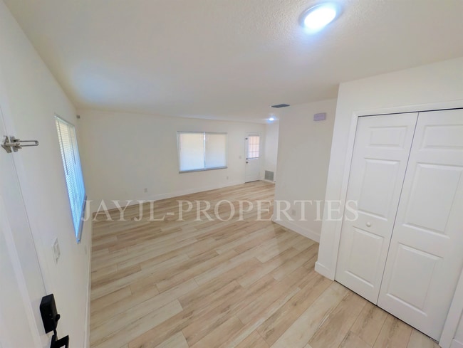 Photo - 1997 Bonneville Dr