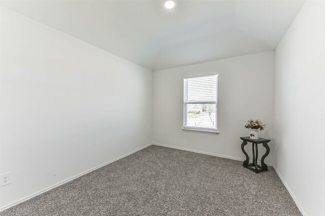 Photo - 712 Brazos Trl