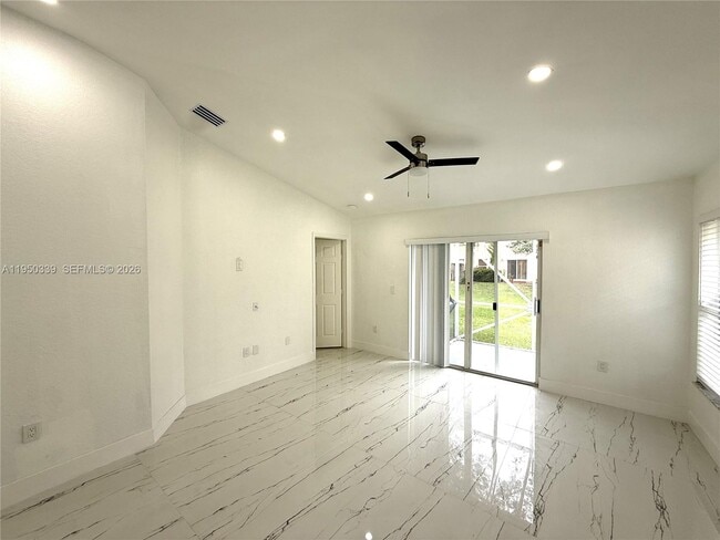 Photo - 8989 NW 53rd St