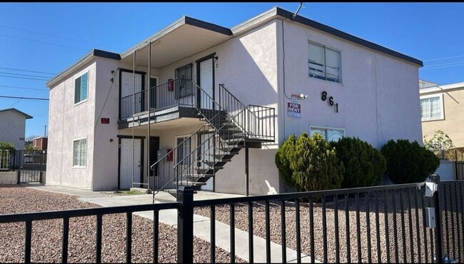 Building Photo - One bedroom, One bath. Downstairs Unit 861 N Bruce St #3 Rental