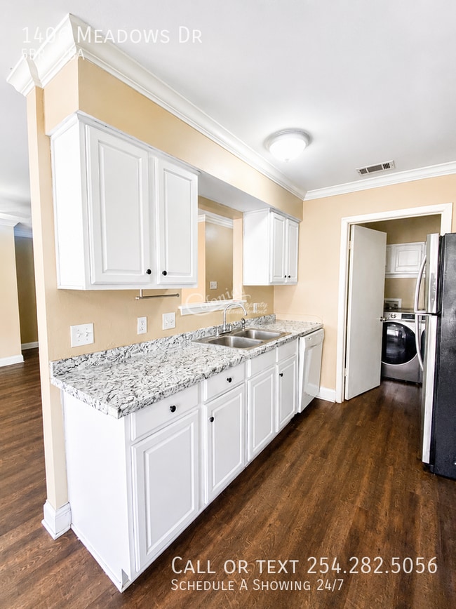 Photo - 1406 Meadows Dr
