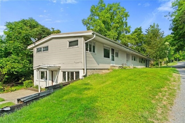 Building Photo - 924 Danby Rd Rental