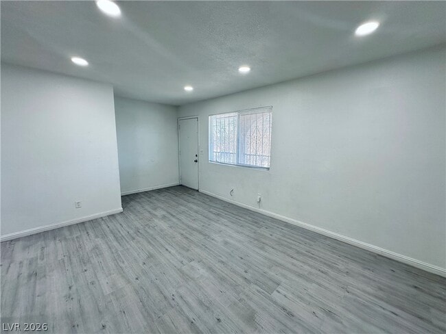 Photo - 4225 Stewart Ave